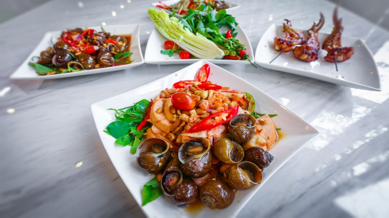 សាកមើល៍ បុក​កំពីងរាជ ខ្យង​ស្រែ ល្បី​ថា​ឆ្ងាញ់