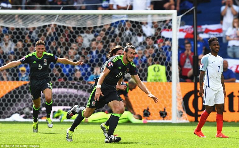 ទោះបី Bale រកបាន ១គ្រាប់អោយ Wales នាំមុខ England តែ​អ្វីៗ​ត្រូវ​ចប់​នៅ​ចុង​ម៉ោង