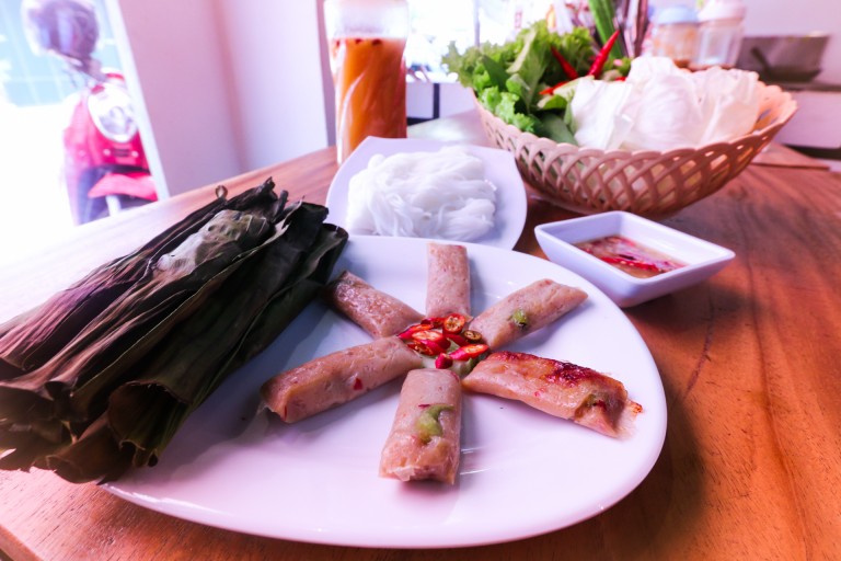 ចង់​សាក ចង់​ស្គាល់​រសជាតិ​សង្វា​ក់​អាំង​ដ៏​ឆ្ងាញ់ មិនបាច់​ទៅ​បាត់ដំបង​ក៏​បាន?