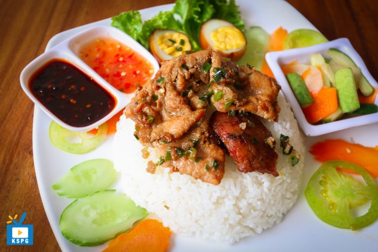 ធ្លាប់ធ្វើ​ បាយស្រូប ឬ បាយសាច់ជ្រូក​ ញាំុខ្លួនឯងដែររឺទេ?