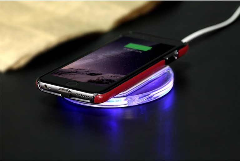 មានស្រោមការពារ iPhone មួយនេះ អាចសាកថ្ម ដោយគ្មានខ្សែបាន