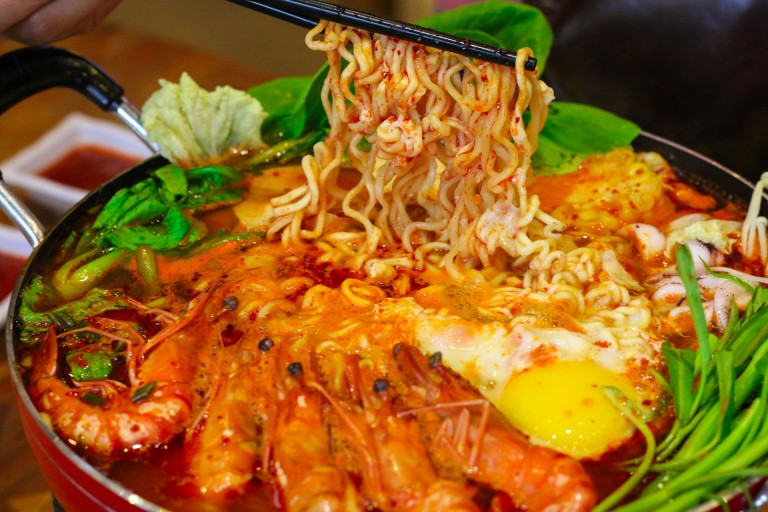 សាករសជាតិស៊ុបមីគីមឈីកូនកាត់កូរ៉េ ជូរហឹរម្តងមើល