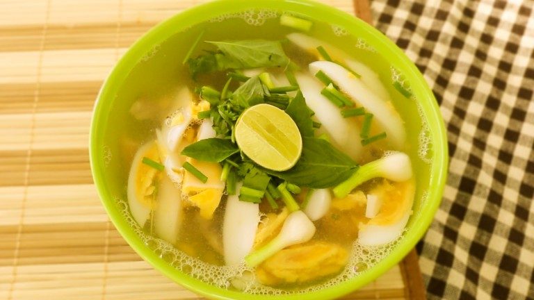 ម៉ោះ! ធ្វើស្ងោរជ្រក់ក្រៅឆ្នាំង ហុតក្តៅៗ