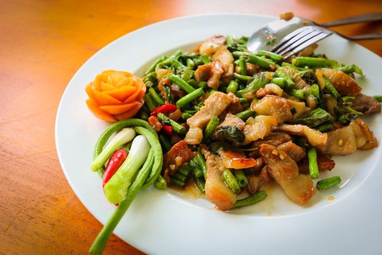 រៀនធ្វើ សាច់ជ្រូកបីជាន់ឆាហឹរ បាយអស់ពីចានម៉ង