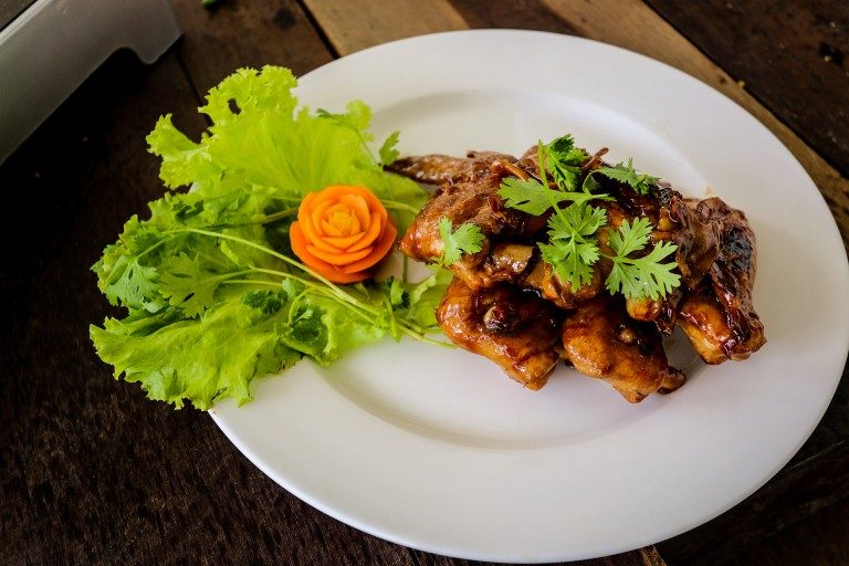 រីករាយជុំក្រុមគ្រួសារ ជាមួយស្លាបមាន់កូកា