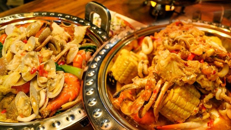 តោះ! ល្ងាចនេះជុំគ្នាកំដរអារម្មណ៍ ជាមួយស្ពៃស៊ីរួមមិត្ត និងហេបភីស្ពៃស៊ី