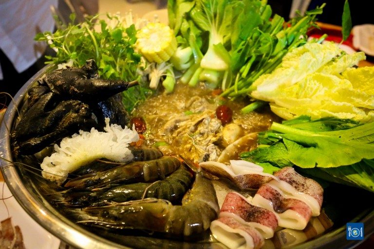 ប៉ូវកំលាំង ជាមួយស៊ុបមាន់ខ្មៅថាសហោះ