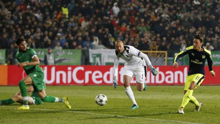 ការស៊ុតបញ្ចូលរបស់ Ozil ជួយអោយ Arsenal យកឈ្នះ Ludogorets Razgrad 3-2