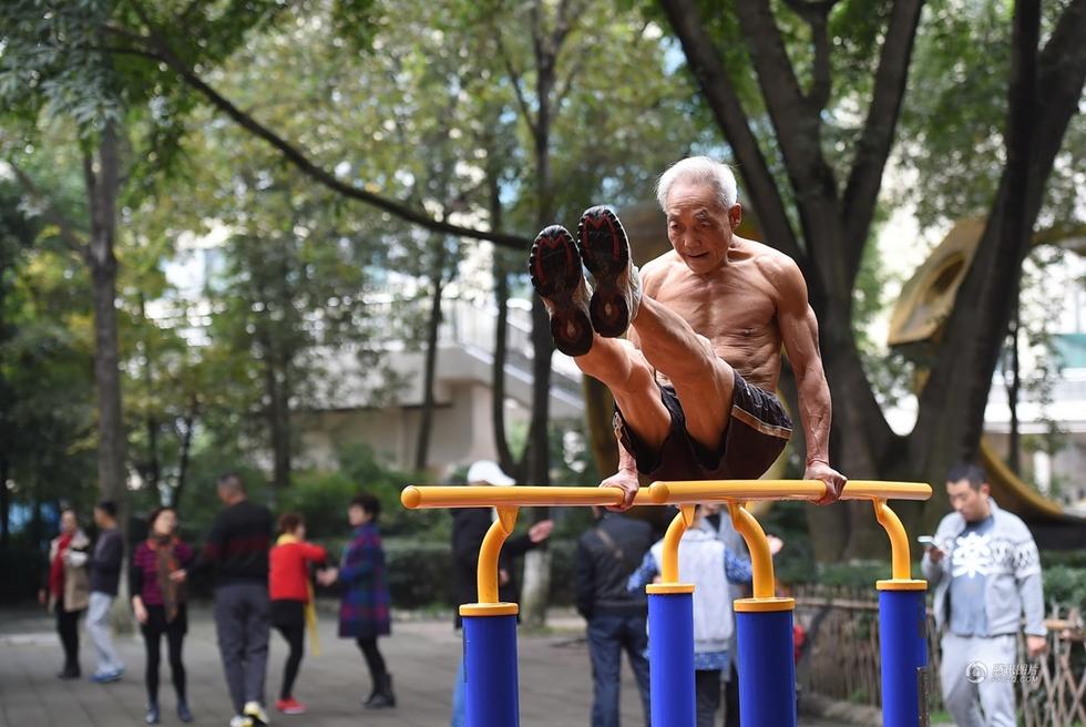 72 Year Old Chengdu Grandpa Kohsantepheap Tv