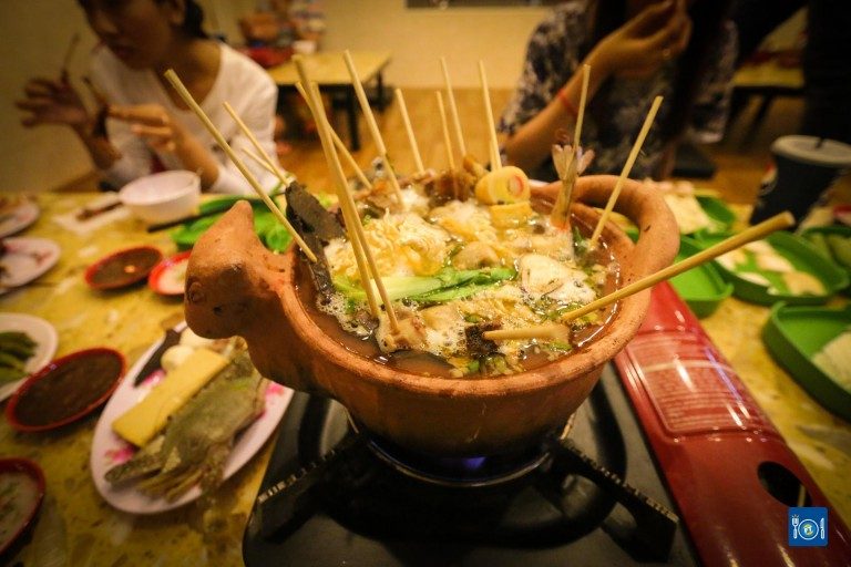 ស៊ុបគោចង្កាក់ទឹកជ្រលក់ក្រសាំងប្លែក! ម៉្យាងដែរតើស៎