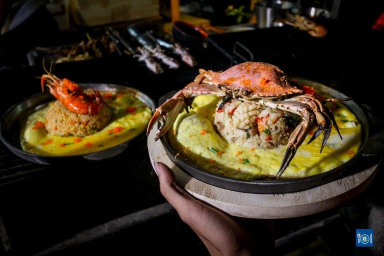 ប្លែកទេ! បាយឆាបន្ទះដែកពងទាក្រឡុក