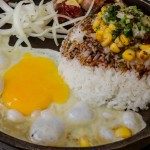 បាយឆាត្រឡប់គ្រឿងសាច់គោពងទាបន្ទះដែក