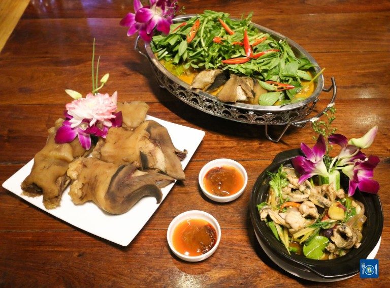 ស្តេចគោស៊ីម្អម និងកង្កែបស្រវឹងកៅដាយ០០១