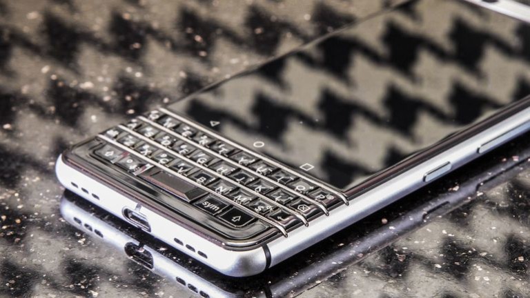 ធ្លាយ​រូបរាង​អេ​ក្រង់ Blackberry Mercury
