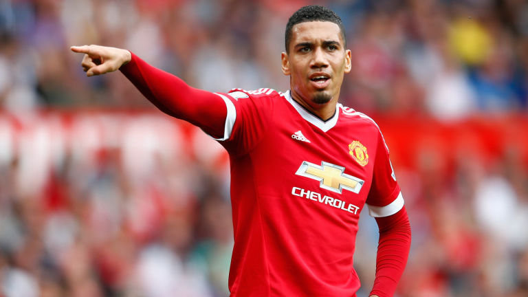 Arsenal នឹង Everton សោះតែចង់បានកីឡាករ Chris Smalling