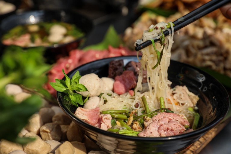 រួមបញ្ចូលរសជាតិថ្មីក្នុងចានតែមួយពី​ គុយទាវដីកូនកាត់