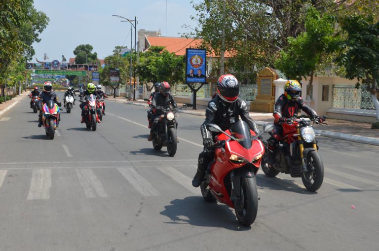 ក្រុមម៉ូតូធំ Ducati នៅកម្ពុជានិងរៀតណាម រៀបចំដំណើរទស្សនកិច្ចទៅខេត្តសៀមរាប