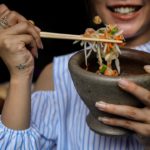 បុកល្ហុងយកត្បាល់