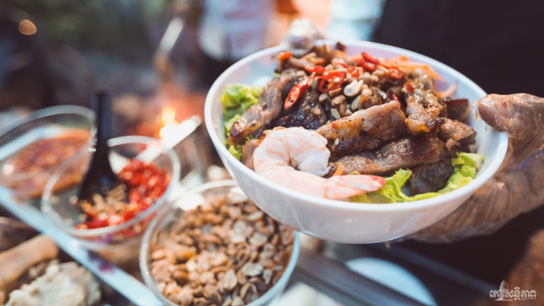 នំបញ្ចុកសាច់អាំង នំបញ្ចុកក្រឡុកសាច់គោ ប្លែកៗមែន! តែរសជាតិឆ្ងាញ់បែបខ្មែរ