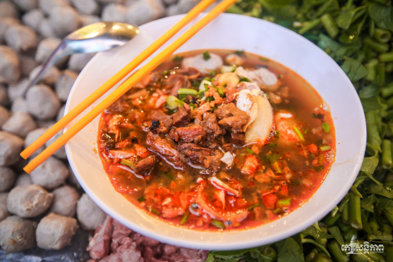 ចង់សាកគុយទាវ ៤រសជាតិបែបថៃមួយណាដែរ រើសតាមចិត្ត ?