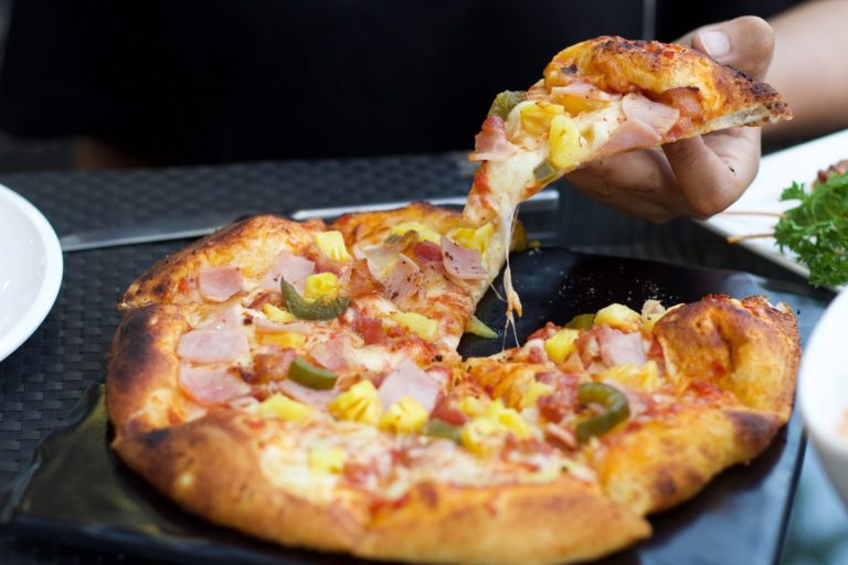 មានត្រឹម7.90$ ញ៉ាំ Pizza លំហែកាយបន្ធូរអារម្មណ៍ពីជាន់ទី១៣
