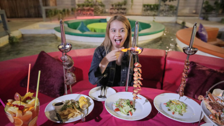 Les Cocktails បរិយាកាស ម្ហូបកប់ហើយ ទៅណាទៀតចុងសប្តាហ៍នេះ