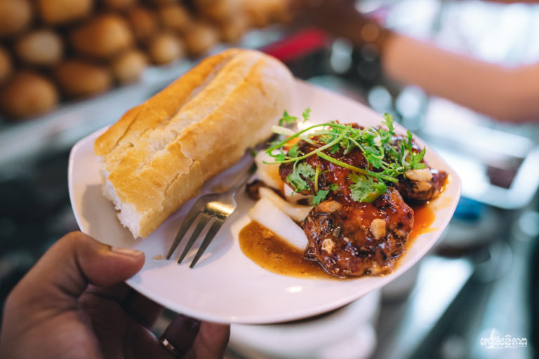លាន់មាត់តៗគ្នាថា នំប័ុងស៊ីវម៉ៃអាំង168 ល្បីឆ្ងាញ់នៅទួលទំពូង