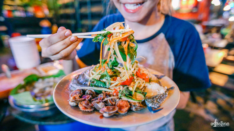 បើចឹងៗអី​ ទ្រាំឃ្លានម៉េចបាន ងាវក្រឡុក ហើយឡើងទំនងហ្មង!