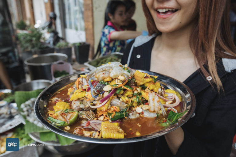 បុកល្ហុងខ្យងចំហុយពីផ្ទះយាំុមីម៉ាម៉ា សាខាថ្មីត្រូវចិត្តយុវវ័យម្ដុំផ្សារទួលគោក