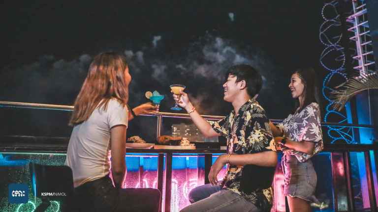រ៉ូមែនទិចមិនស្ទើរទេ ១០ ទីតាំង កក់ទុកណាត់មនុស្សពិសេស គយគន់ទេសភាព ក្រេបស្រាកក្រឡុក បានយ៉ាងសប្បាយ