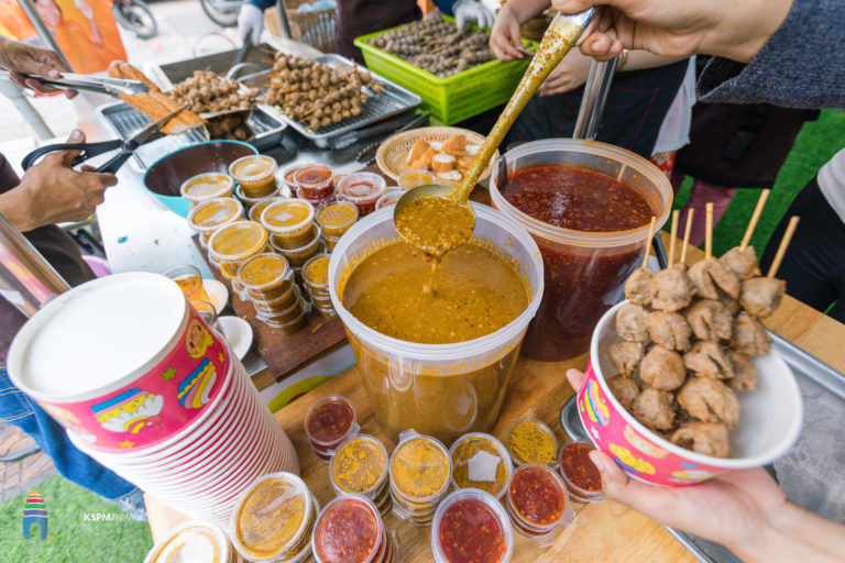 ប្រហិត J Mey មកដល់​​ភ្នំពេញ​ អ្នក​ទិញ​តម្រង់​ជួរ​ចាំ​ហូរហែ