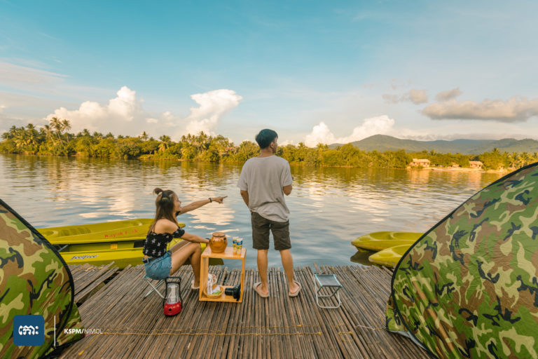 បោះតង់អស់តែ៣០០០០៛ចឹងអី​ អ្នកណាមិនចូលចិត្តមក