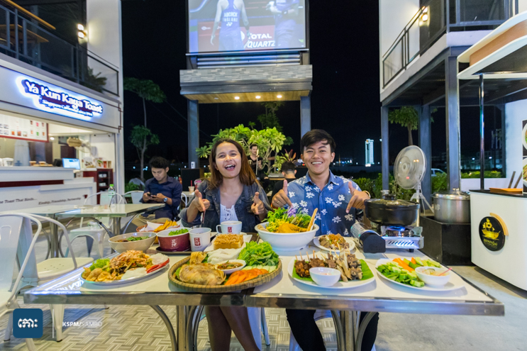 ត្រូវ​ម៉ាច់ មិន​បាច់​ទៅ​ណា​ឆ្ងាយ ពី ​Glosstea Cafe ច្រើន​មុខ ​ច្រើន​ជម្រើស​ក្នុង​កន្លែង​តែមួយ