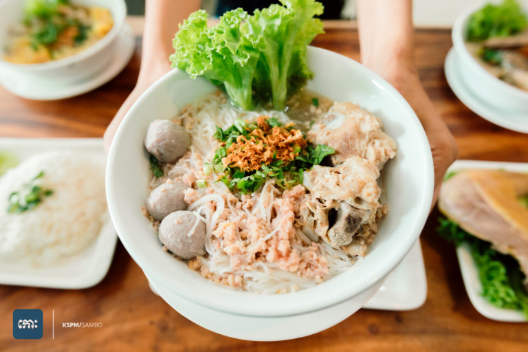 ចង់ញាំុគុយទាវឆ្ងាញ់ និងប្រហិតសាច់គោគ្មានជាតិគីមី​ កុំភ្លេចហាង​​ លីម ម៉េងជូ ១៦៨