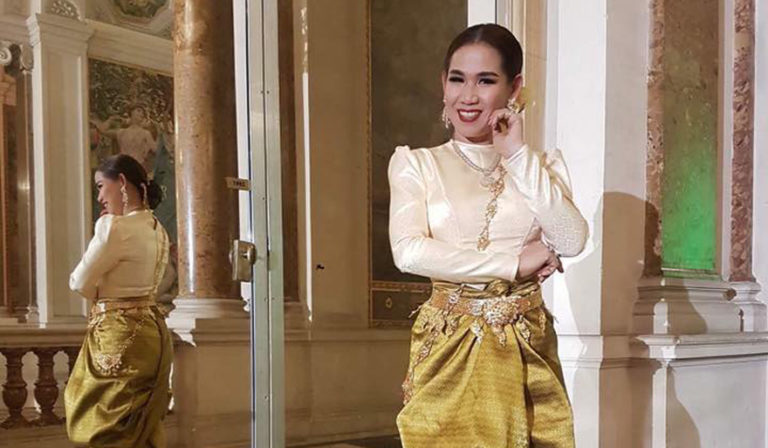បុរស​ម្នាក់​និយាយ​ពី​ការ​ទាក់ទង​ពិសេសជាមួយ​ម៉េ​ង កែវ​ពេ​ជ្ជ​តា