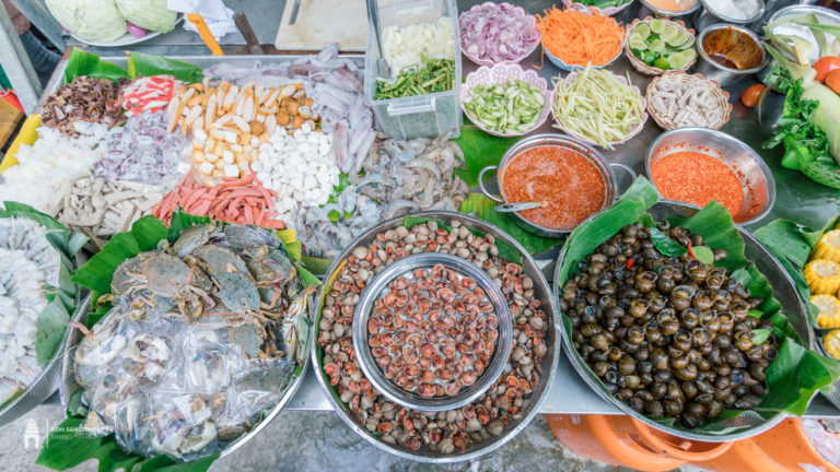 ផ្ទះយ៉ាំមីម៉ាម៉ា ប្រសប់រឿងបុក ក្រឡុកគ្រឿង ខ្យង ងាវ ក្តាម ធានាម៉ាហាមាត់ ហៀរទឹកភ្នែក