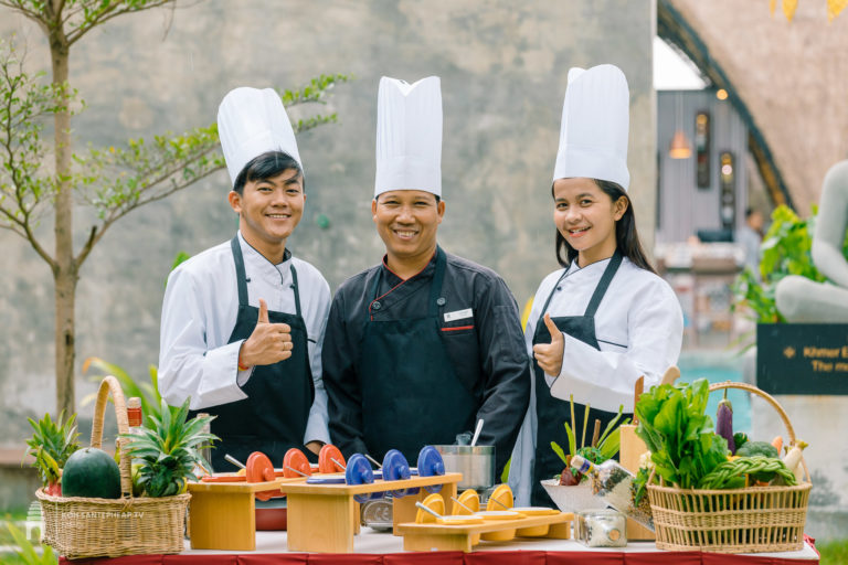 ភោជនីយដ្ឋានបែបអាស៊ីកាត់អឺរ៉ុប ដែលអ្នកមិនគួរមើលរំលង ក្នុងក្រុងសៀមរាប