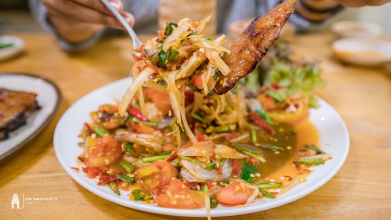 ត្រូវចិត្តតែម្ដង! សាច់អាំងមូកាថៈបែបថៃ ដែលជាមុខម្ហូបថ្មិរបស់ ផ្ទះបាងកក