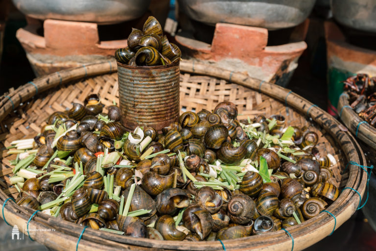 ខ្ចៅ ខ្យង ក្ដាម លៀស ឃើញតែមួយរទេះនេះ ចង់ហៀរទឹកមាត់