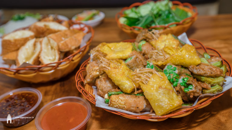 Christmas មិនដឹងទៅណា? មកញ៉ាំប្រហិតត្រីខ្ចប់បន្លែស្រួយៗ​ ឬ Callហៅបានពីសាខាទី២ របស់ប្រហិតផាឡែន