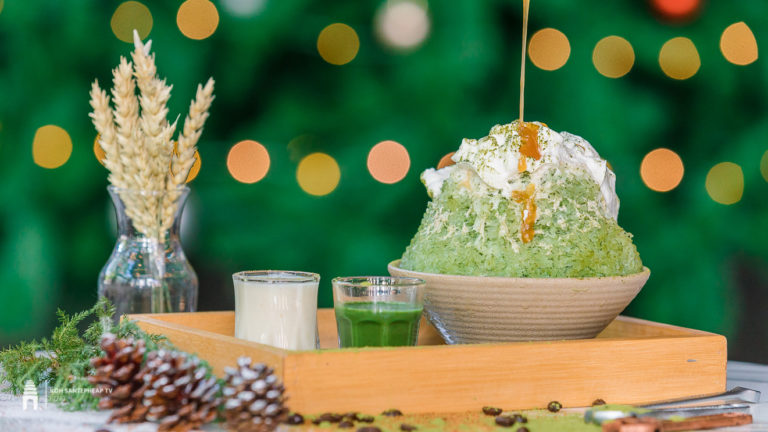 Christmas មិនដឹងទៅណា ណាត់មិត្តភក្តិ គូសង្សារមកញ៉ាំទឹកកកឈូសរសជាតិថ្មីពី Moto Cafe
