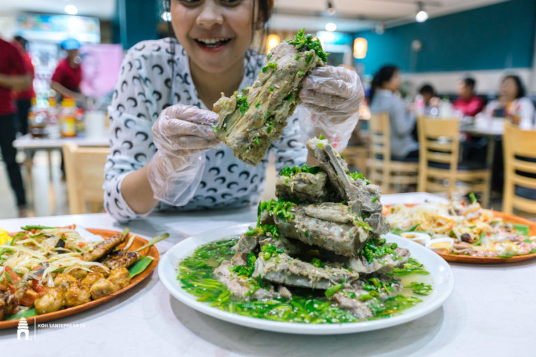 ចំនីមាត់ថ្មីហើយប្លែក ឈុតស៊ុបម្ទេស ឈុតបុកគ្រឿងសមុទ្រ ពីហាងបុកល្ហុងបាងកក