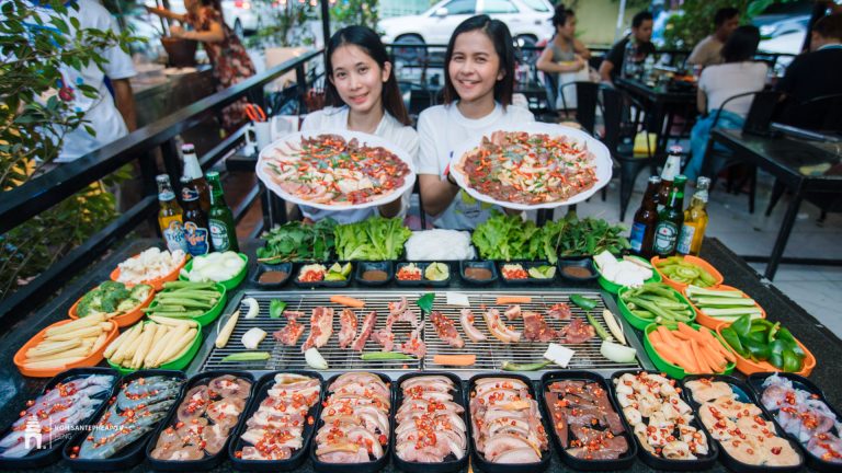 សុំមិនបន្តទ្រាំទៀតទេ!​ សាច់អាំងទឹកកាពិ សាច់ជាប់ស្បែកនំបញ្ចុកផ្ទាប់បន្លែ ទំនងឆ្ងាញ់ណាស់