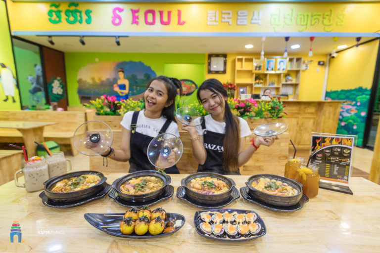 ល្អហើយចឹង មីហឹរ Seoul ៧យ៉ាង បើកសាខាថ្មីទៀតហើយនៅបាត់ដំបង ស្រួលមួយទំហឹងហ្មង មិនបាច់ទៅណាឆ្ងាយទេ!