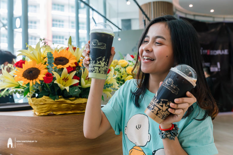 ហ្វេនណាខ្លះមិនទាន់បានដឹង? Cottage Coffee បើកសម្ពោធជាផ្លូវការហើយណា៎ លើផ្សារទំនើប អូឡាំព្យារ ជាន់ទី៥