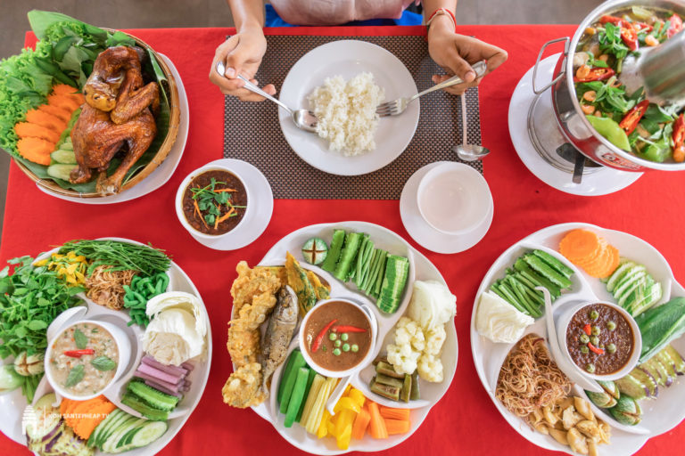 រសជាតិម្ហូបបែបខ្មែរដ៏ឆ្ងាញ់ពិសារ ប្រកបដោយអនាម័យ និងផាសុកភាព នោះគឺ ភោជនីយដ្ឋាន បាយ័ន