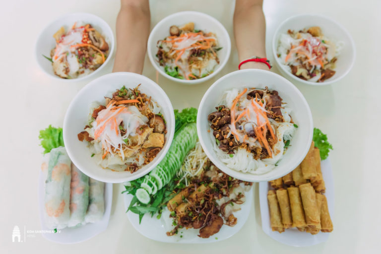 ចែកគ្នាស្គាល់បាញ់ស៊ុងល្បីឆ្ងាញ់ ធ្វើផ្ទាល់ដៃម្ចាស់ហាង លក់១៥ឆ្នាំហើយ ដាច់ខ្លាំងរើដៃមិនចង់រួចទេ