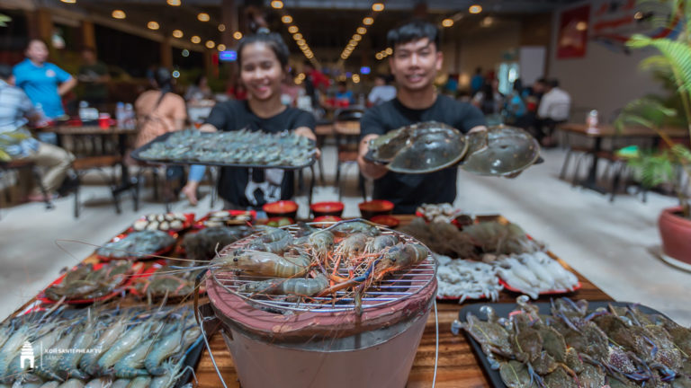 រំខានដល់មាត់ និងក្រពះទៀតហើយមើលទៅ! ប៊ូហ្វេគ្រឿងសមុទ្រសុទ្ធចឹង អត់សាកម៉េចបាន បញ្ចុះ10%ទៀតណ៎