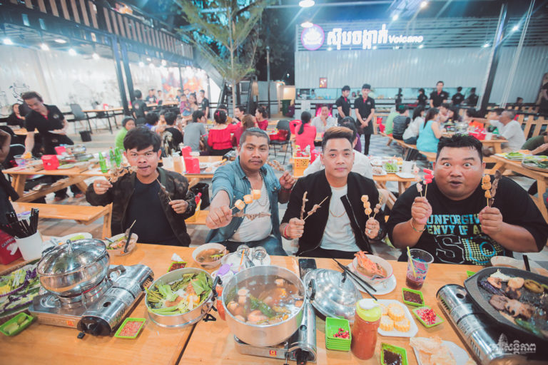 តោះ​សា​រេ​ពេលវេលា​ ជុំគ្នា​ទៅ​ញ៉ាំ​ស៊ុប​ចង្កាក់Volcano​ នៅ​សាខា​ថ្មី​កោះ​ពេជ្រទាន់មានការ​បញ្ចុះតម្លៃ២០​% ​