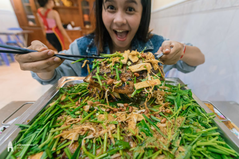 ហាង សាច់អាំងបែបចិនដែលល្បីឆ្ងាញ់នៅផ្លូវចំការដូង បានប្ដូរទីតាំងថ្មីហើយ ចង់ញ៉ាំតិចទៅរកមិនឃើញ